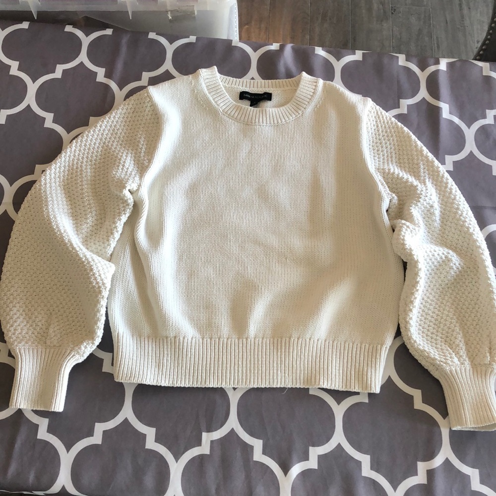 Banana republic cream at waist thick cozy cable knit sweater. With puffy sleeves